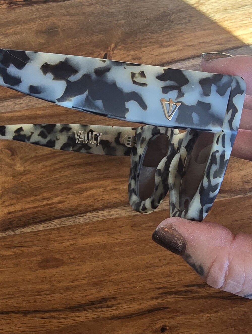 Valley Eyewear - A Dead Coffin - Whitw Tortoise Sunglasses - Picture 3 of 8